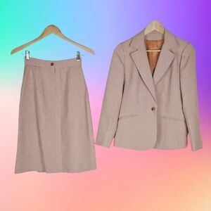 Vintage Skirt Suit Set Blazer Jacket & Pencil Skort in Light Pink Beige, XXS